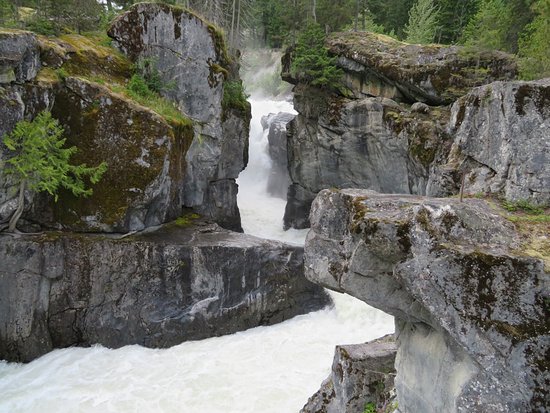 Narin Falls Provincial Park